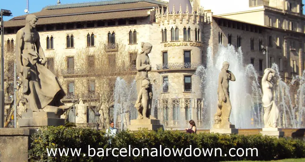 Statues and fountains at Plaça de Catalunya (Catalonia Square)