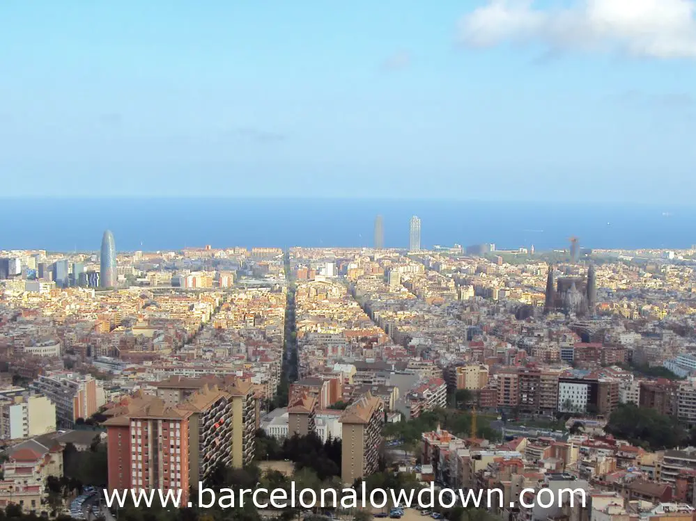 Spectacular views of Barcelona from the Turó de la Rovira