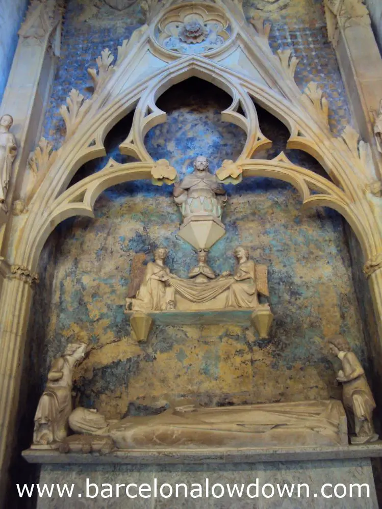 Queen Elisenda's tomb (seen from the cloisters)