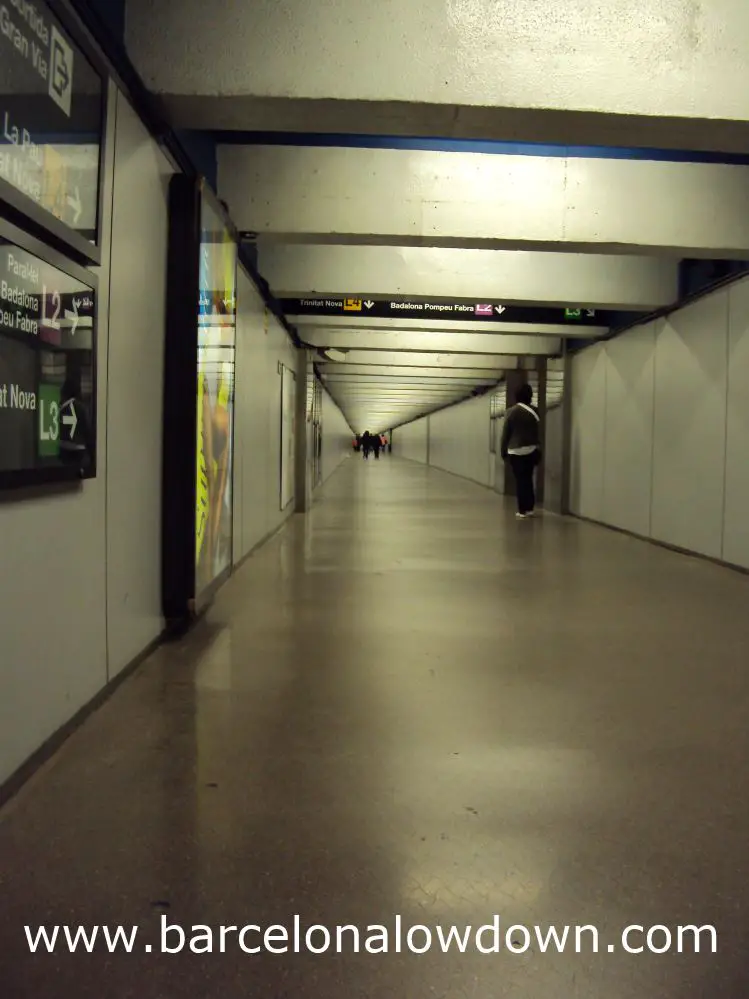 The dreaded tunnel at Passeig de Gracia metro station.