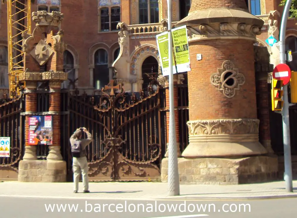 The only way to visit the Hospital de Sant Pau is by taking one of the official tours
