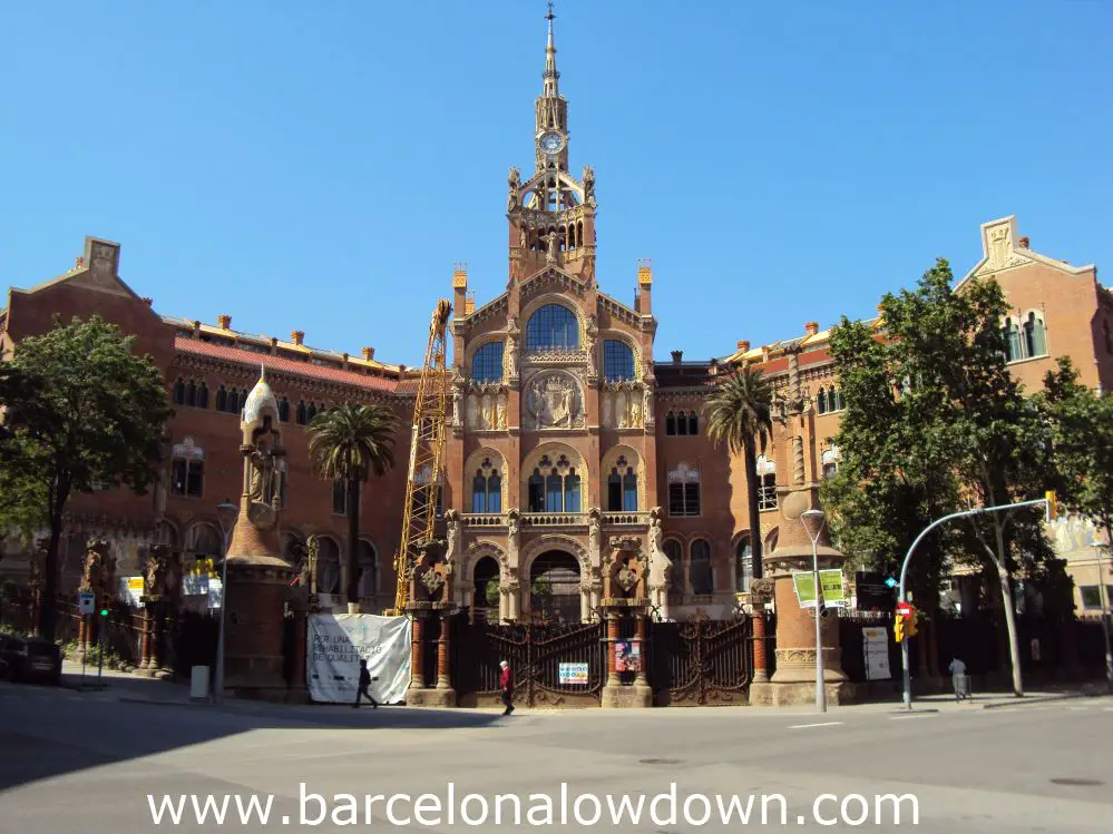 The main enterance to the hospital de Sant Pau is currently closed to the public