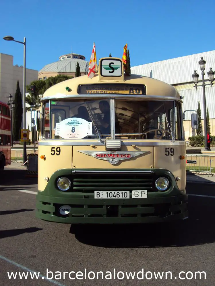 Chausson AHH-522 vintage green bus.