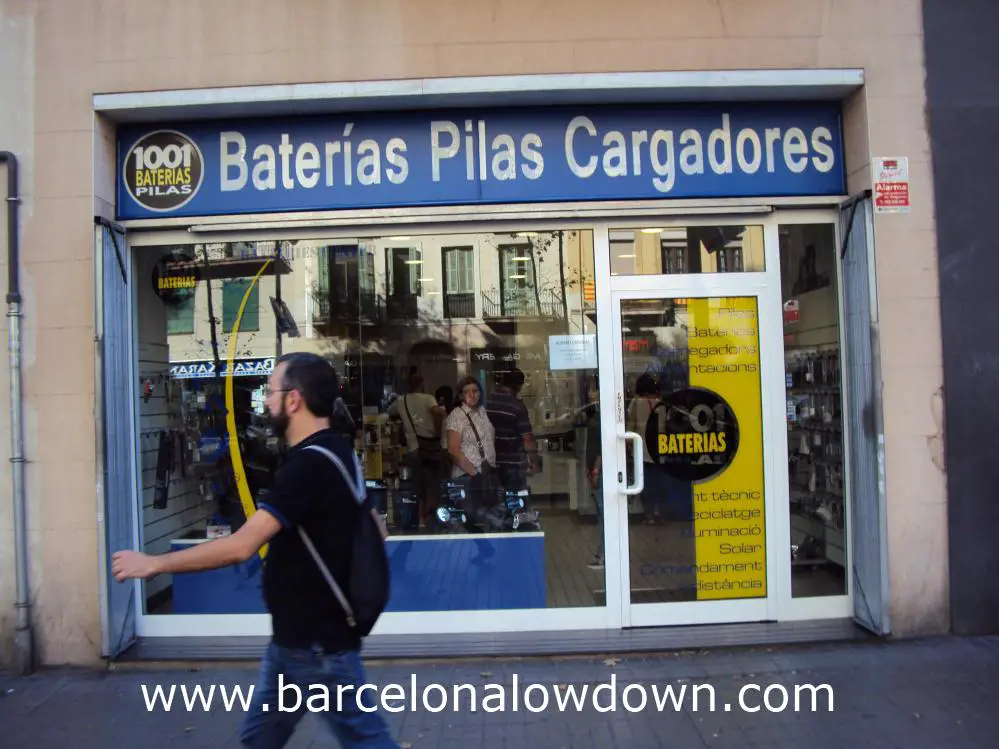 Outside 1001 Baterias on Ronda de Sant Antoni