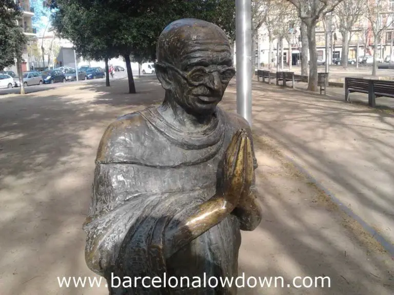 Bronze statue of Mahatma Gandhi