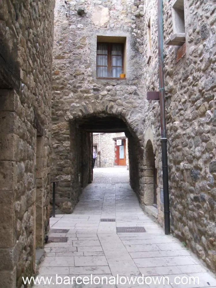 Typically narrow streets in Besalú