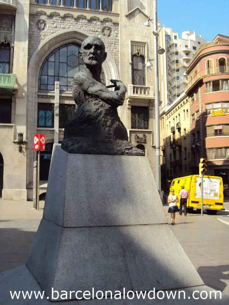 The Cambó monument on Via Laítana, Barcelona