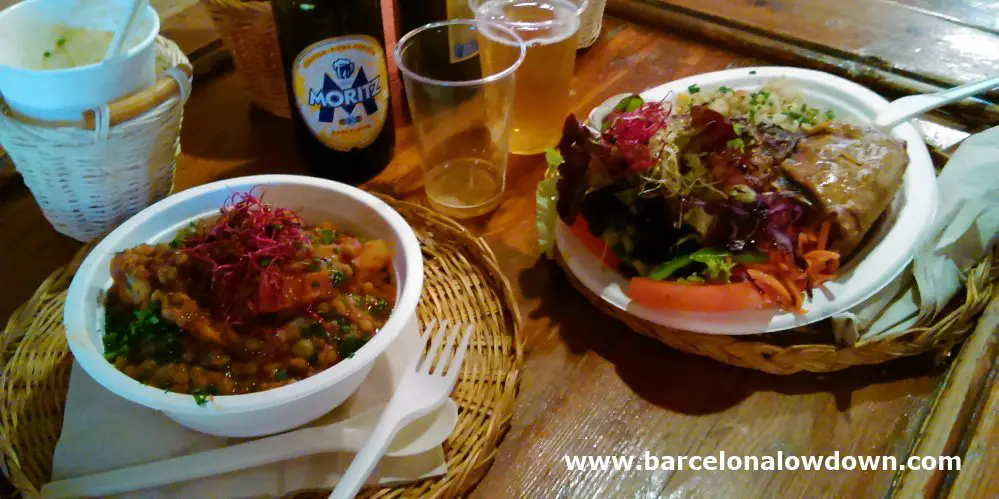 Bowls of delicious vegetarian food in La Báscula vegetarian restaurant Barcelona