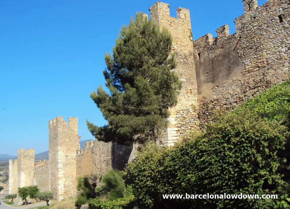 medieval-walls-montblanc-catalonia