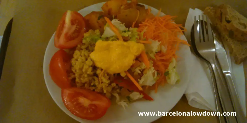 A delicious salad at the Biocenter vegetarian restaurant in Barcelona