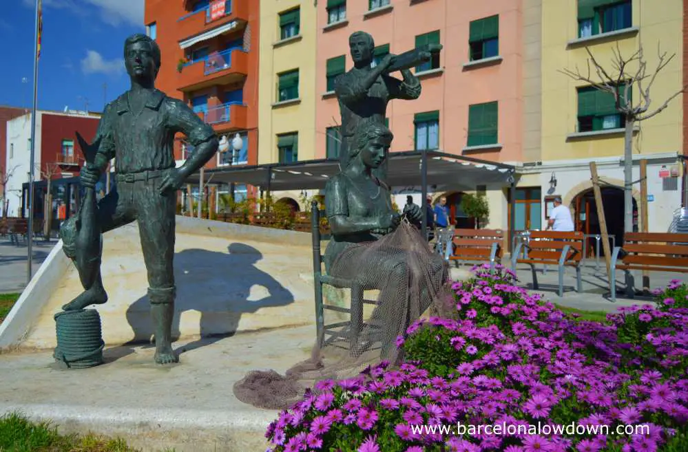 Bronze statue depicting a group of fisherman in the Serrallo fishing neighbourhood next to the Port of Tarragona, Spain