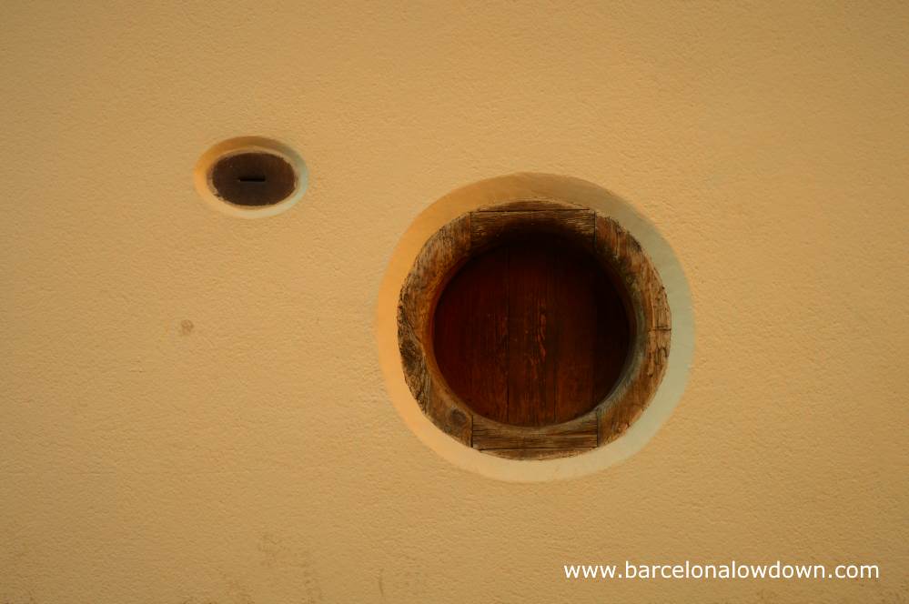 The foundling wheel or baby hatch at Plaça de Viçenc Martorell, Barcelona