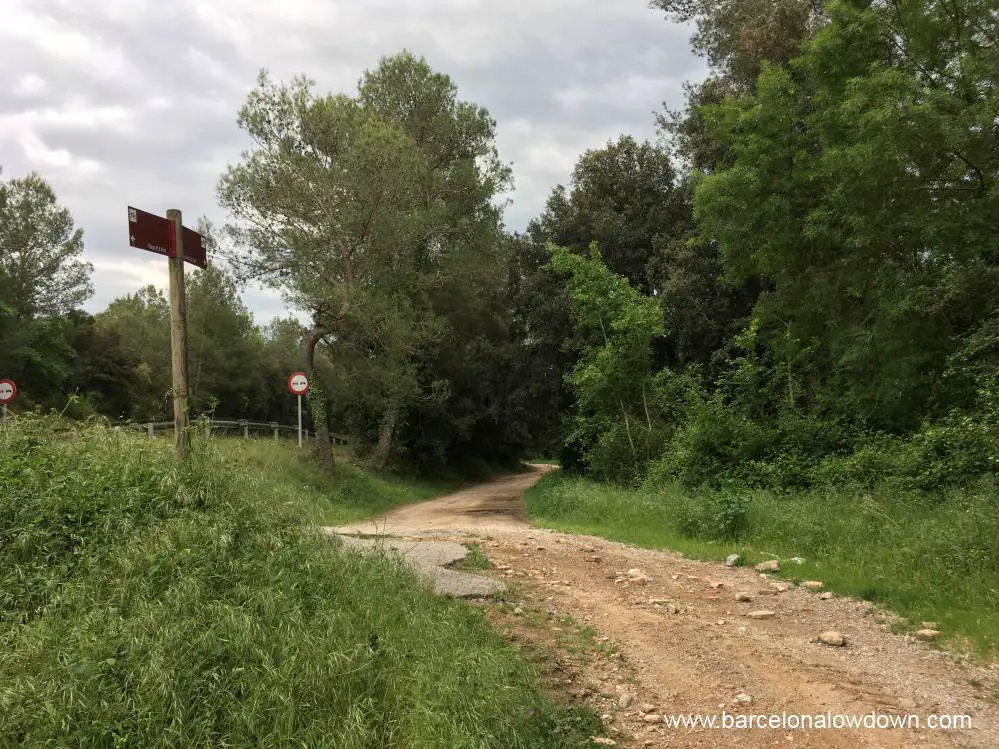 Mud track on the walk from Flaça train station to Dali's castle at Púbol