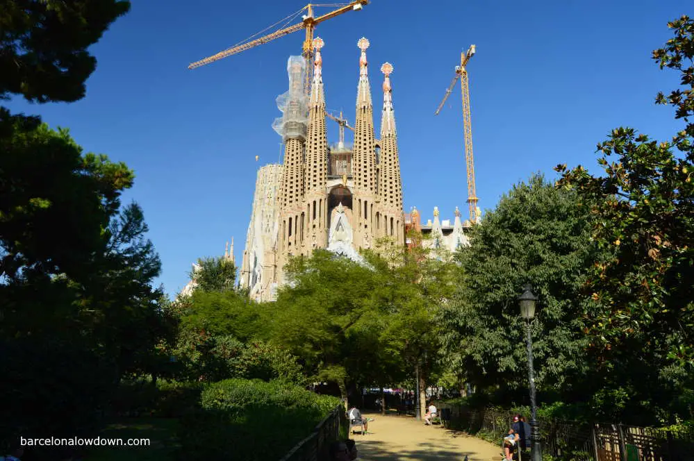 Photo of the Sagrada Familia from one of the small parks nearby.