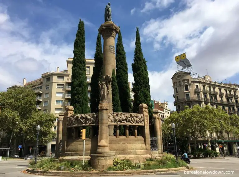 Statue of an owl and Mossen Jacint Verdaguer in Jacint Verdaguer square, Barcelona