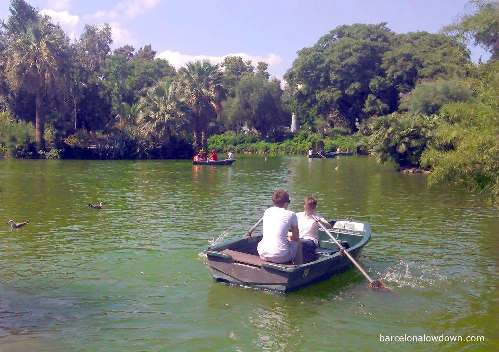 A father and son rowing in the Park de la Ciutadella, one of the best things to do in Barcelona with kids