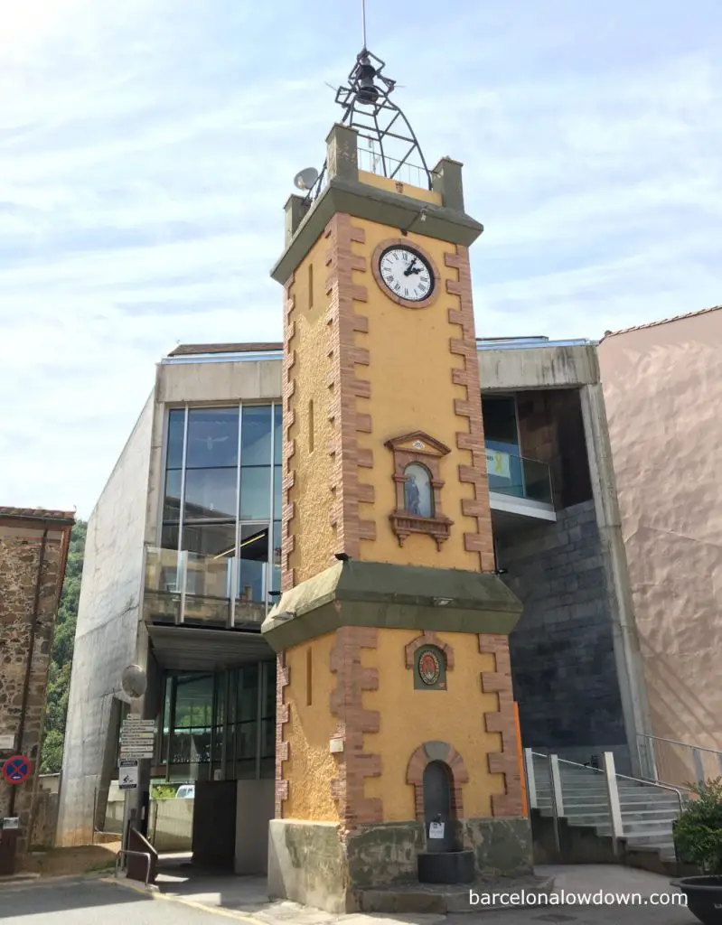 Clocktower, Castellfollit de La roca