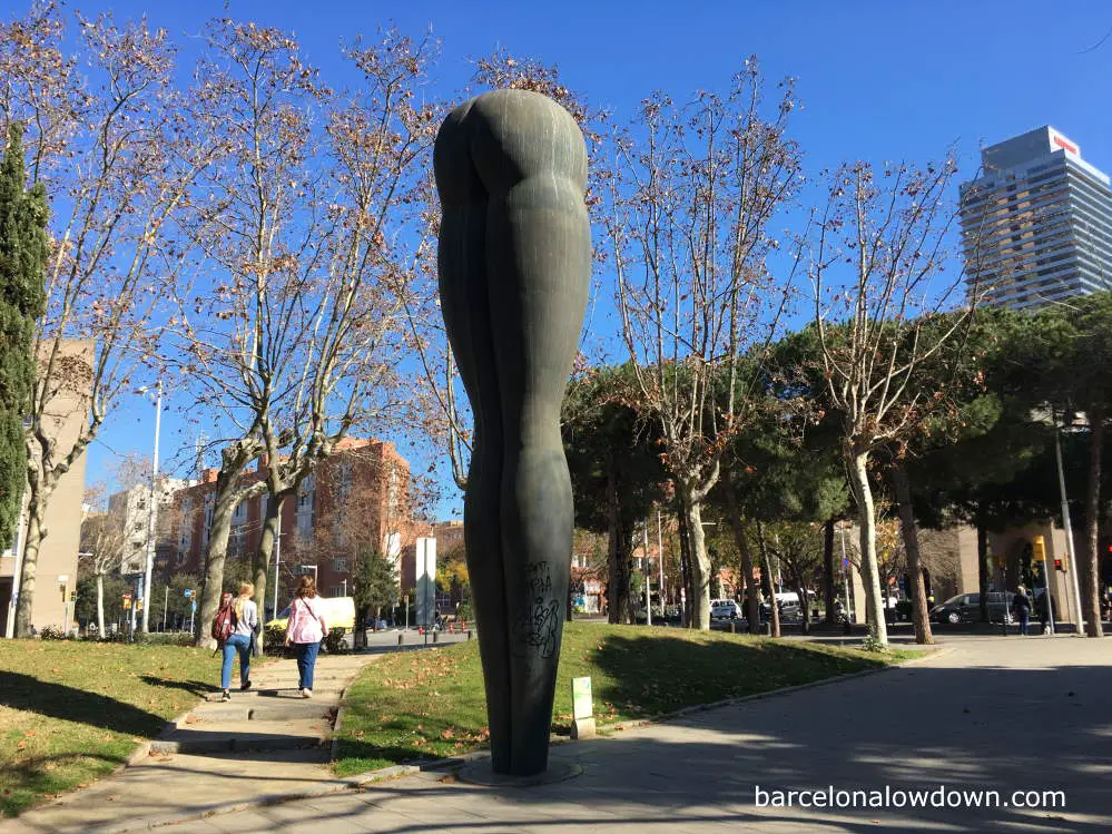 A bronse statue of two legs and an arse in Barcelona