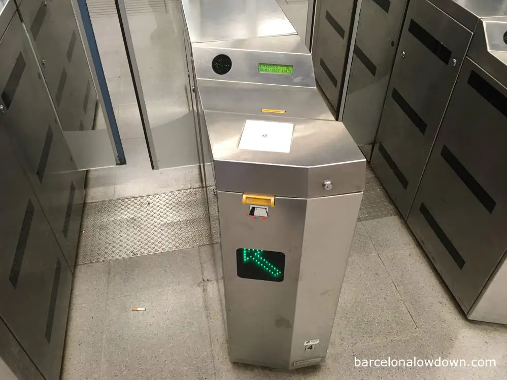 Ticket barriers equipped for contactless payments in Barcelona
