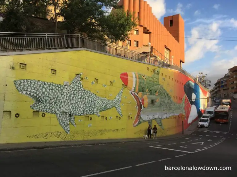 Large mural of a shark in Barcelona