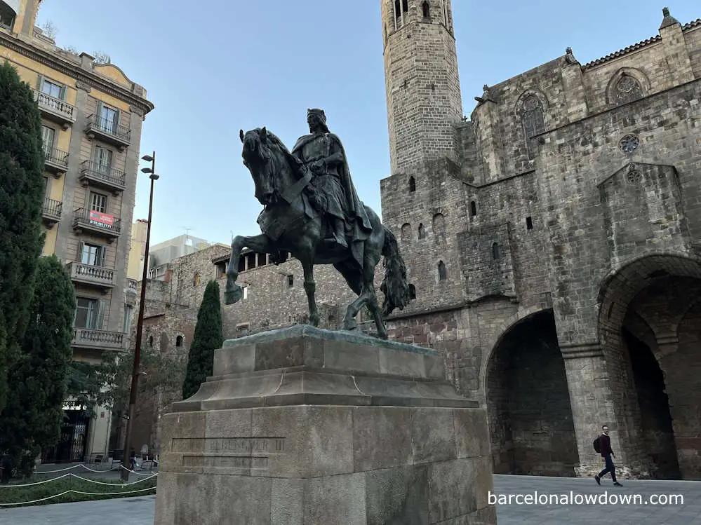Statue of Ramon Berenguer IV next to Via Laietana, Barcelona