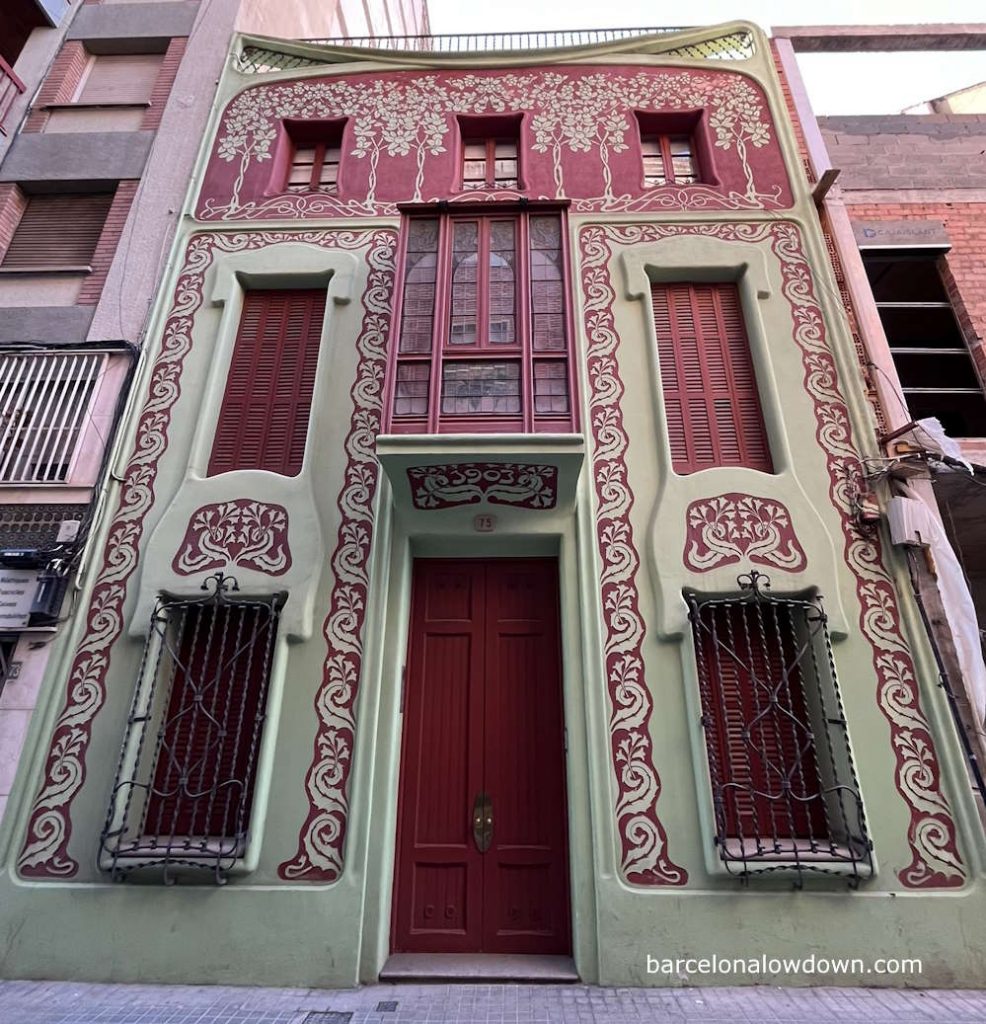 The green and red floral painted house on Carrer Padua, Barcelona