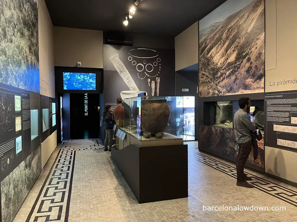 People visiting the Museu d’Arqueologia de Catalunya